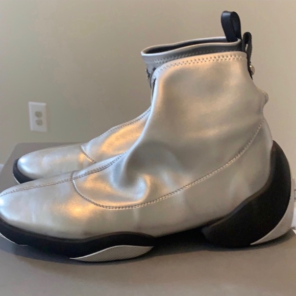 Giuseppe zanotti worn once. Fairly New - Picture 2 of 2